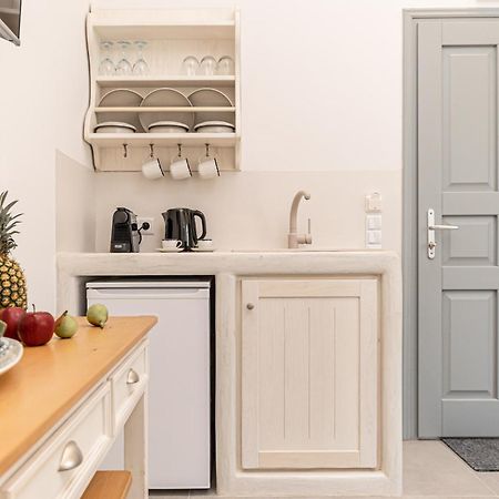 Porto Dema Luxury Suites Schoinoussa Екстериор снимка