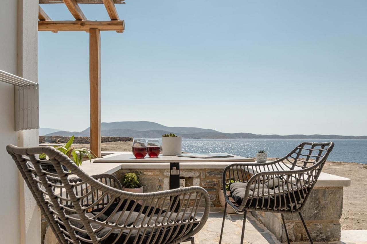 Porto Dema Luxury Suites Schoinoussa Екстериор снимка