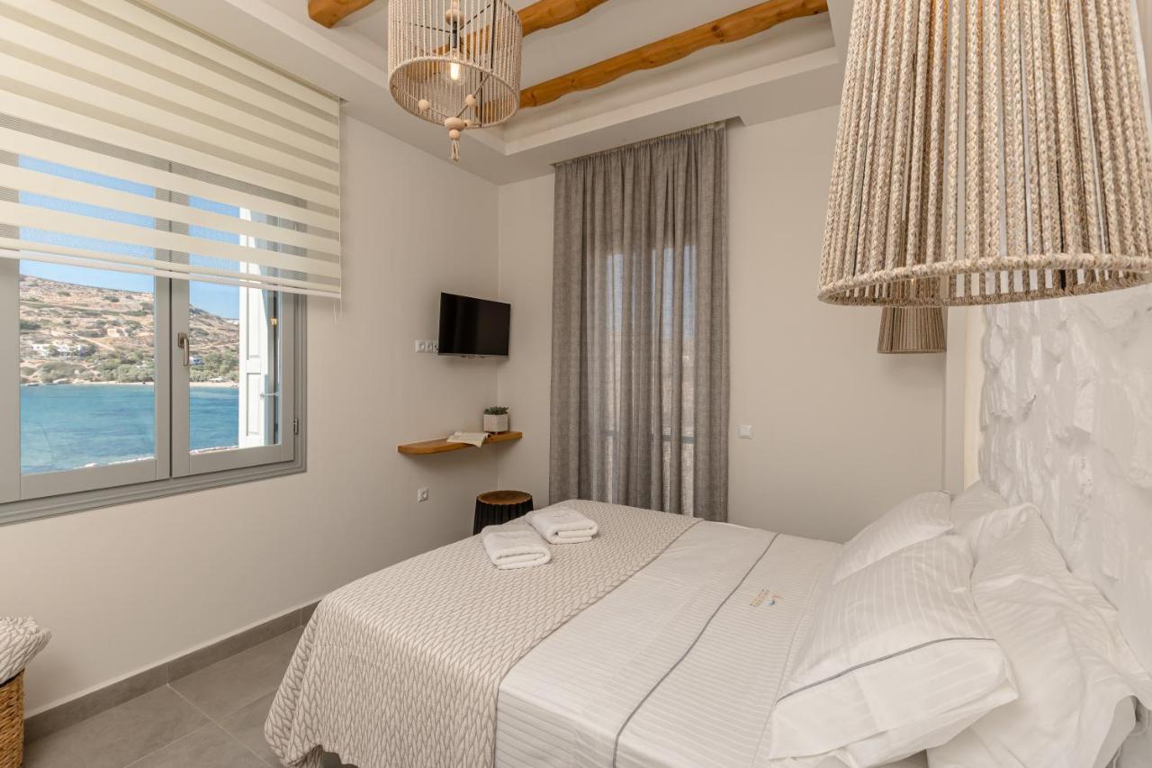Porto Dema Luxury Suites Schoinoussa Екстериор снимка