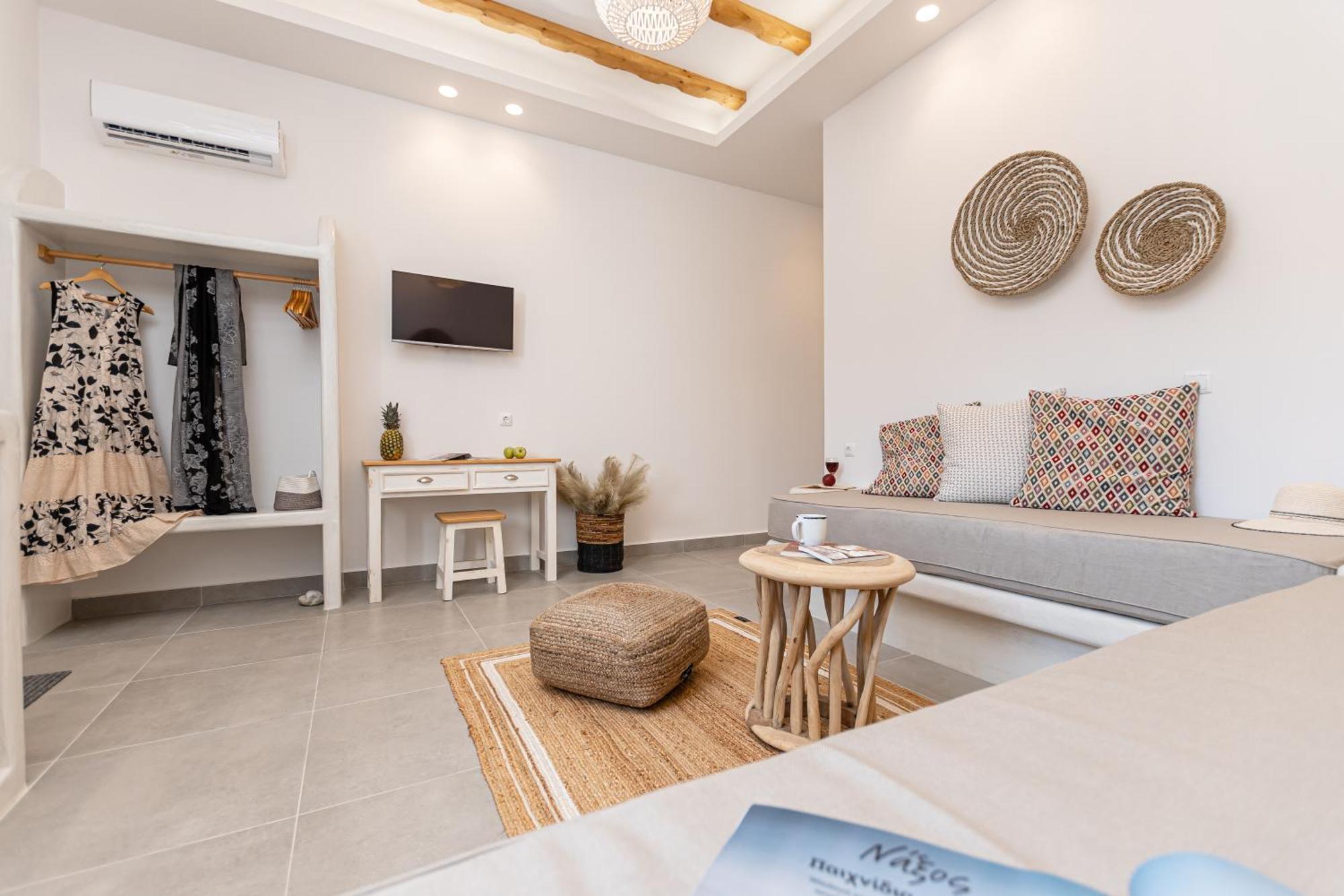 Porto Dema Luxury Suites Schoinoussa Екстериор снимка