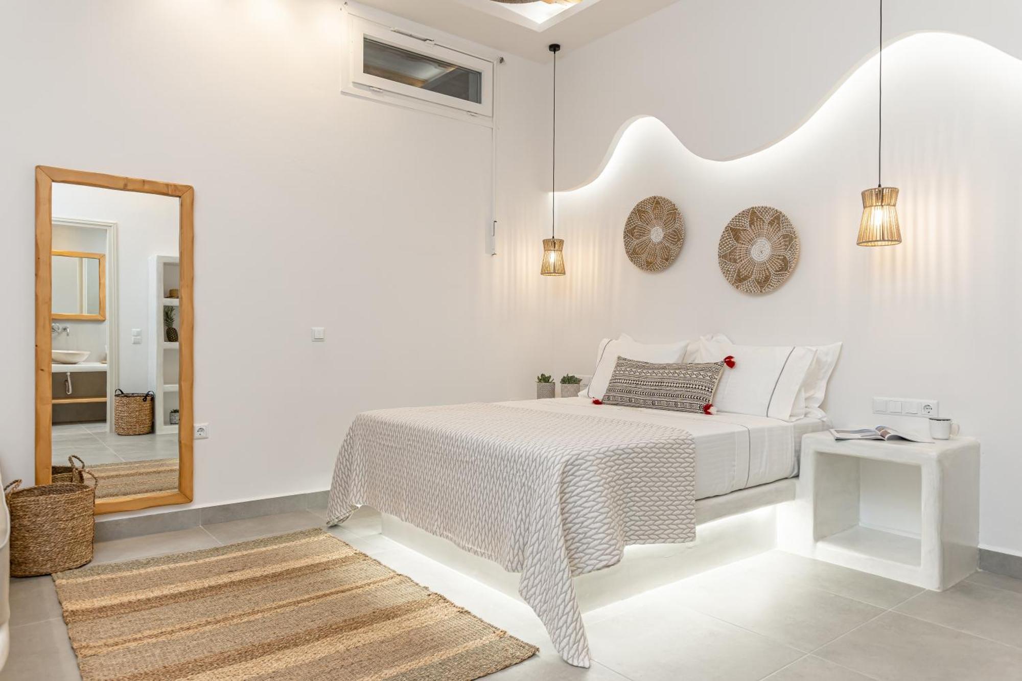Porto Dema Luxury Suites Schoinoussa Екстериор снимка