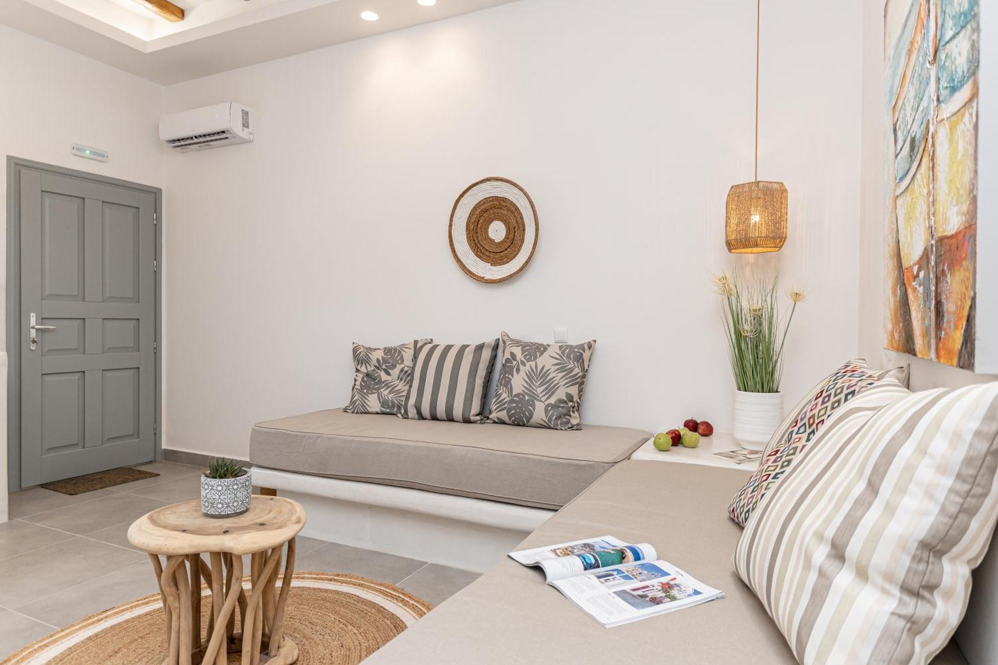Porto Dema Luxury Suites Schoinoussa Екстериор снимка