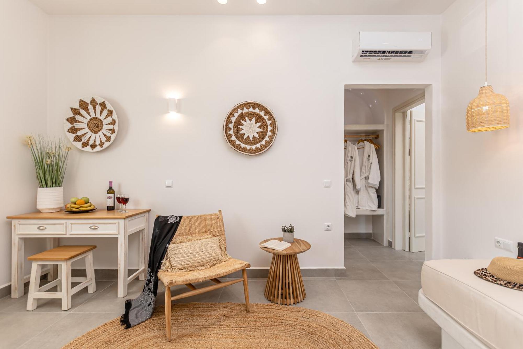Porto Dema Luxury Suites Schoinoussa Екстериор снимка