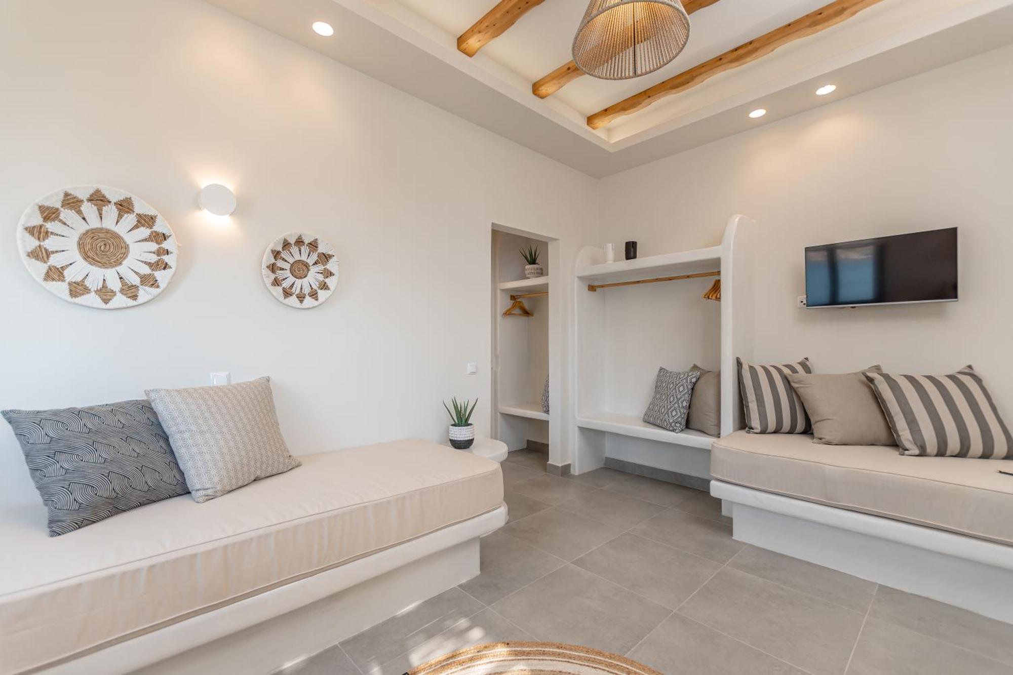 Porto Dema Luxury Suites Schoinoussa Екстериор снимка